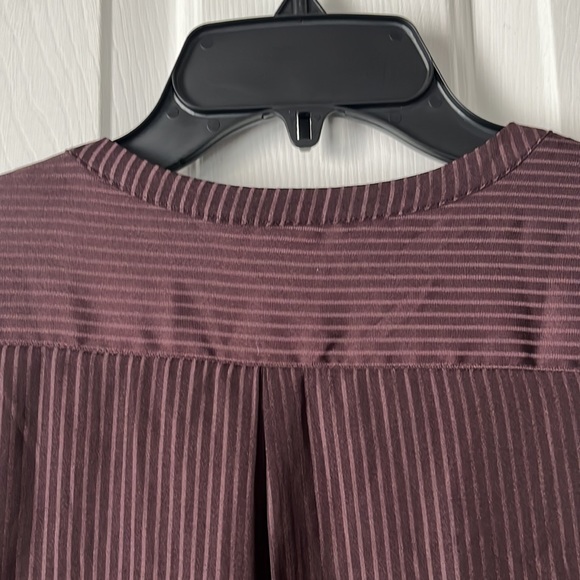 Maternity long sleeve blouse with button cuffs - Picture 6 of 6